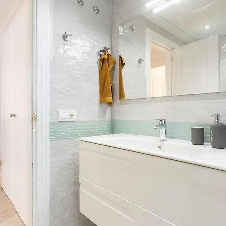 Apartment En Cristianos Urb.playa Graciosa